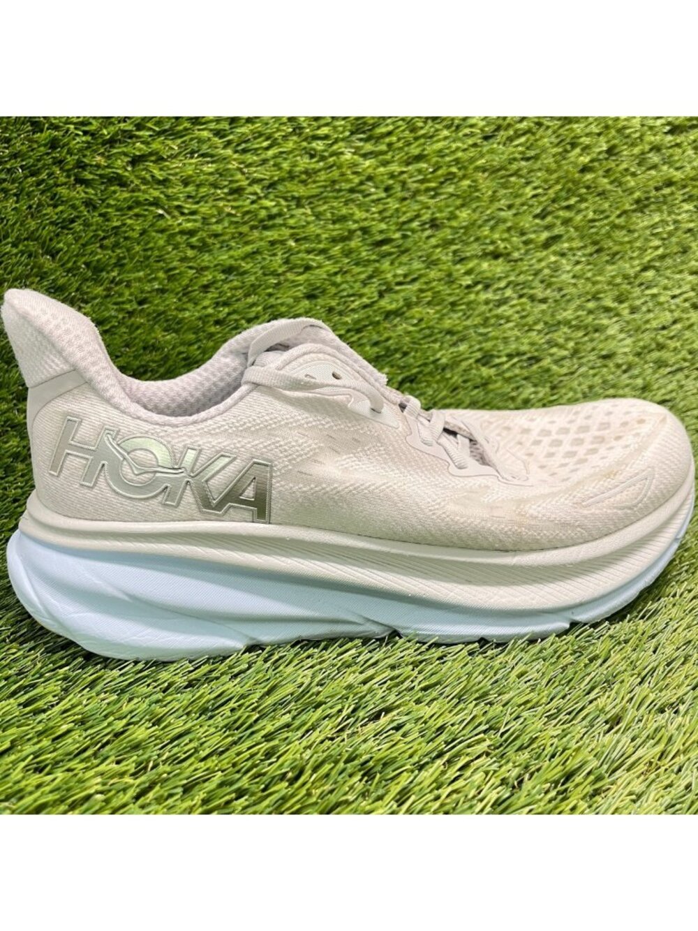 Hoka One One Clifton 9 Womens Size 10 Nimbus Cloud Gray Running Shoes Sneakers